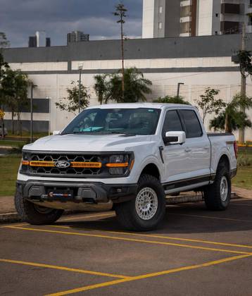 FORD F-150 5.0 V8 GASOLINA CD TREMOR FX4 AUTOMÁTICO FORD F-150 5.0 V8 GASOLINA CD TREMOR FX4 AUTOMÁTICO